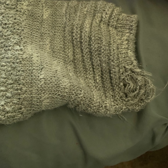 Really comfy sweater - Picture 3 of 3